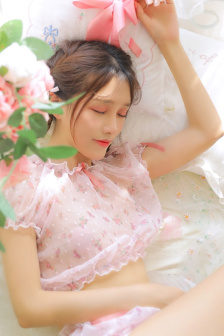 娇妻玩4P被三个男人伺候电影